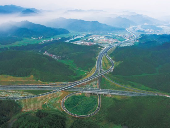 點擊查看詳細信息標題：雙向塑料土工格柵在南昌某高速公路的應用 閱讀次數：5507